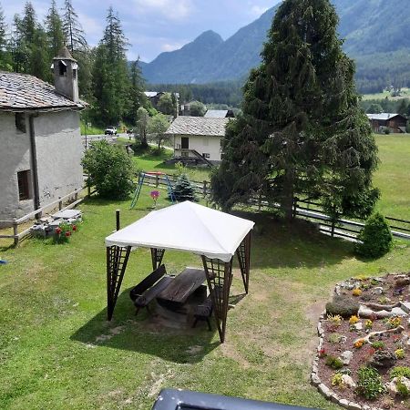The Snow - Appartamento Panoramico Con Balcone Champoluc Dış mekan fotoğraf